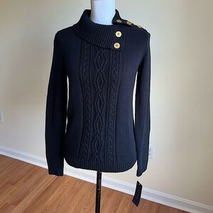 Tommy Hillfiger || Woman’s pull over sweater size Small